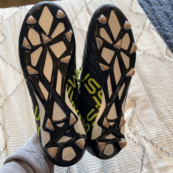 Adidas Messi nemeziz women’s soccer cleats. - Picture 3 of 3